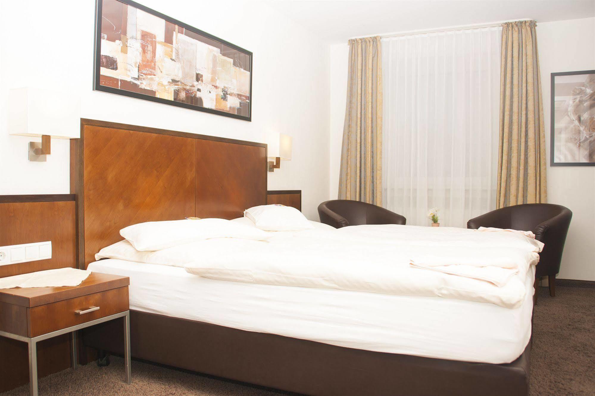 Hotel Zum Adler 본 외부 사진