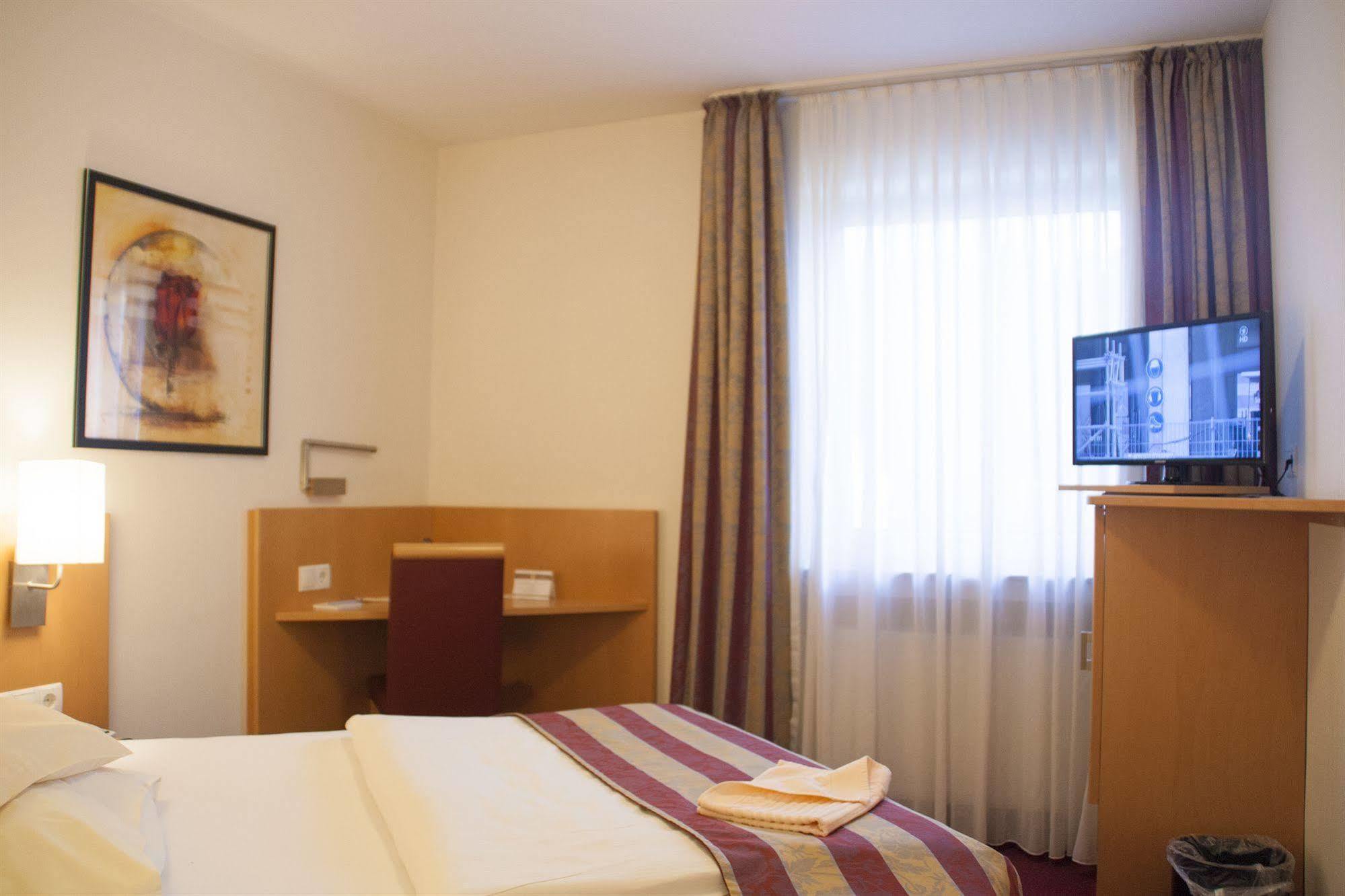 Hotel Zum Adler 본 외부 사진