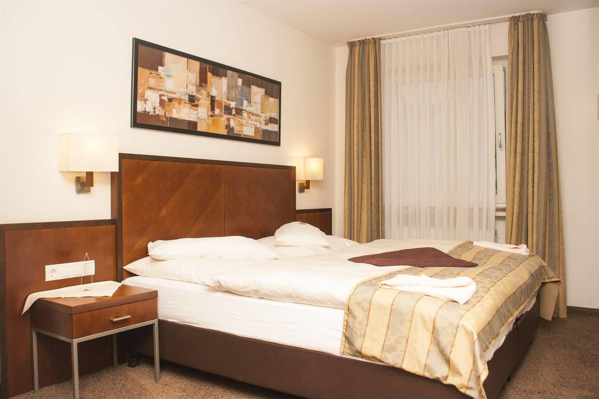 Hotel Zum Adler 본 외부 사진